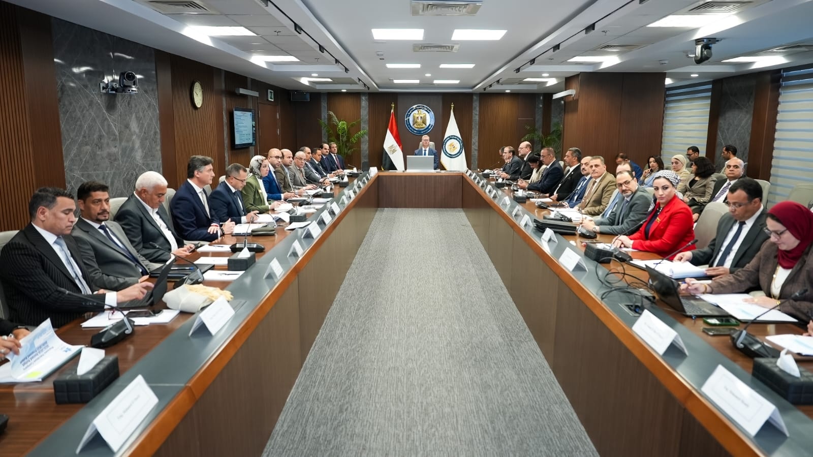 اجتماع وزير البترول اليوم