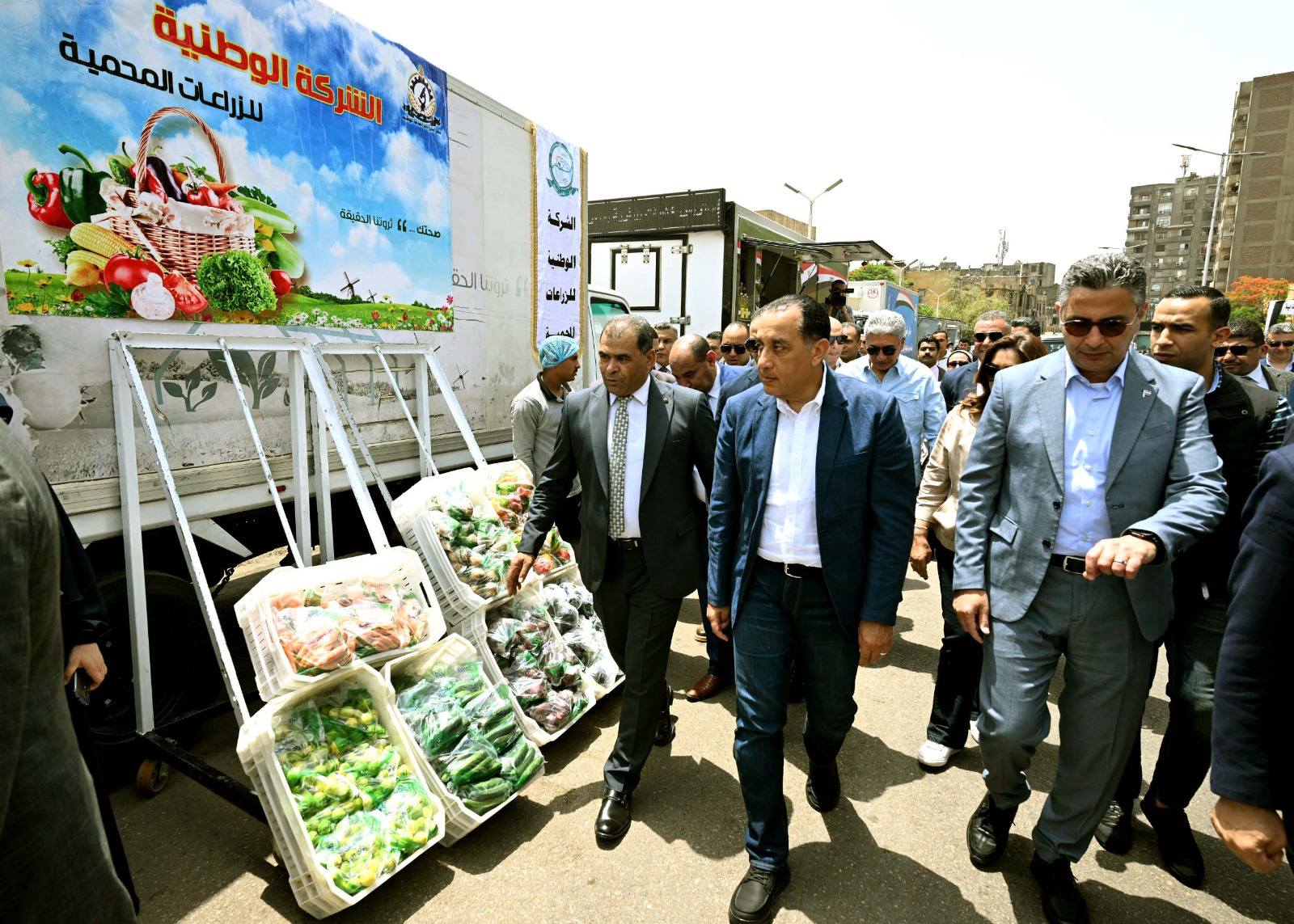 مدبولي يتفقد معرض 