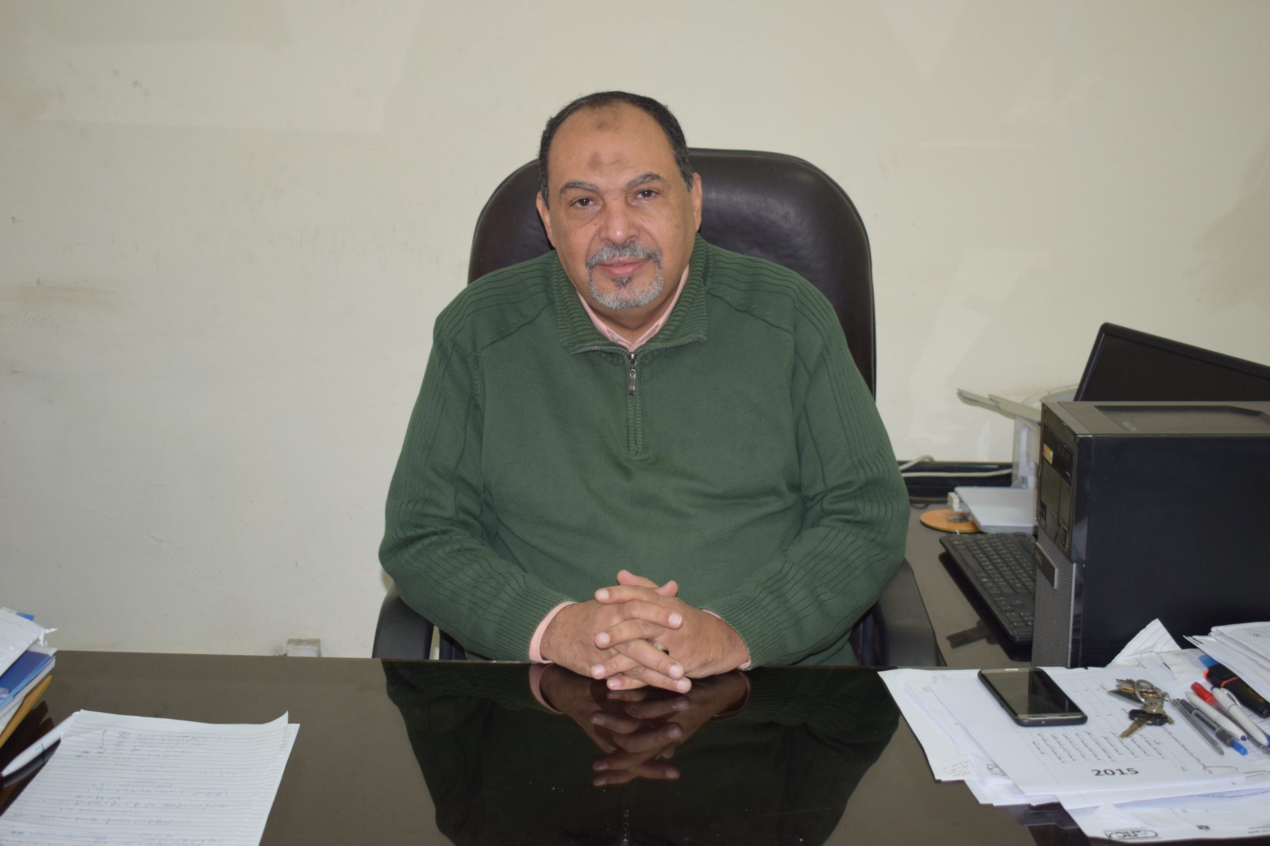  الدكتور علي إسماعيل