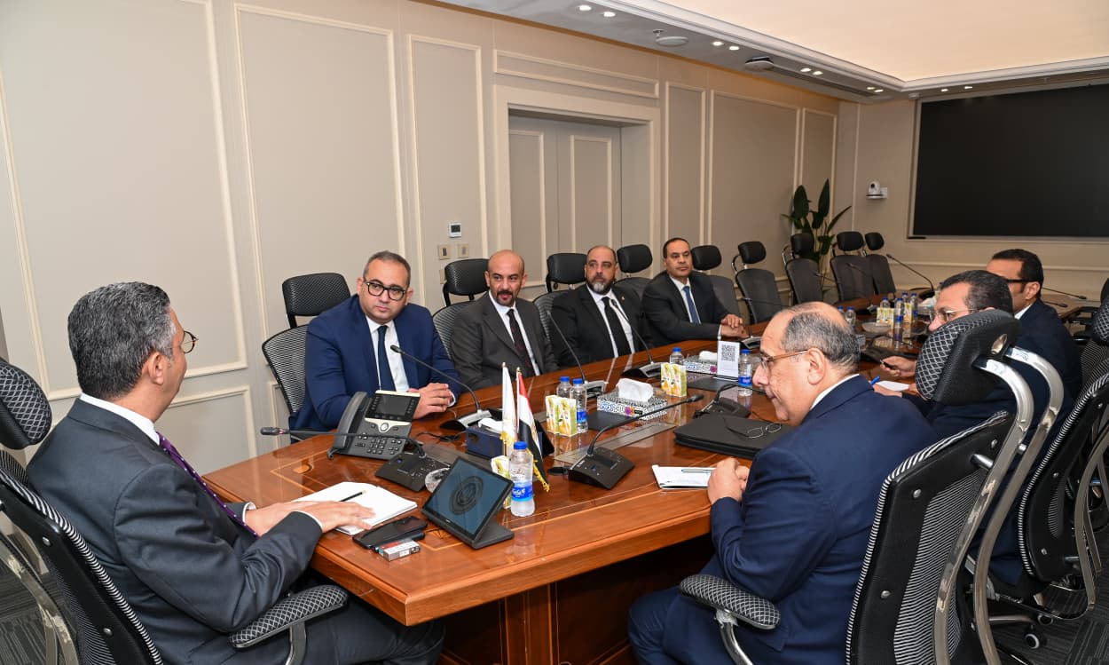 اجتماع وزير التموين اليوم