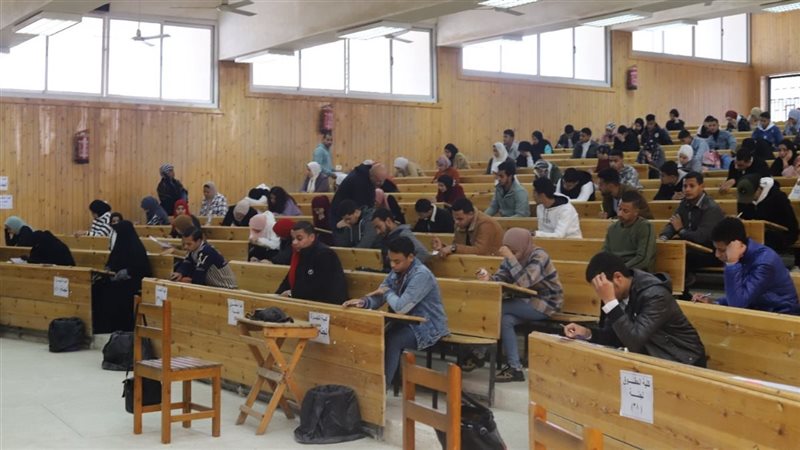امتحانات الترم الأول 2025-2026