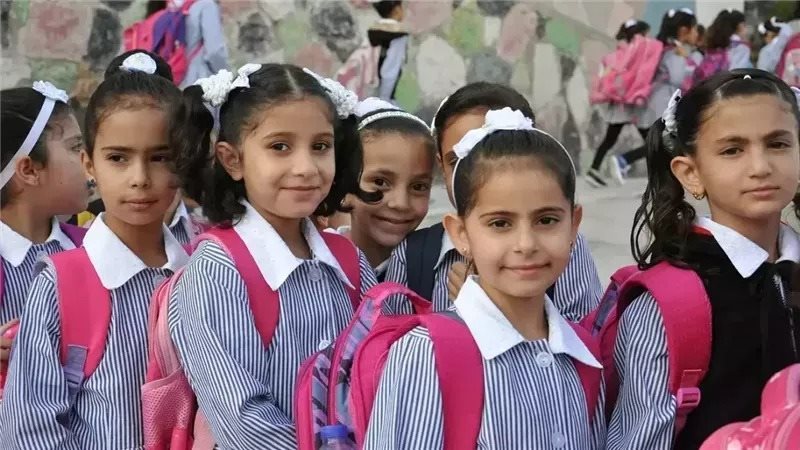 طلاب الصف الخامس الابتدائي