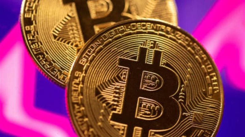 العملات المشفرة في مهب التراجع والبيتكوين تخسر 3% في يوم واح