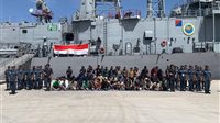 القوات البحرية تستجيب لاستغاثة مركب هجرة غير شرعية على متنها 45 فردًا