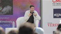 أحمد عز: ساندرا نشأت بيتي.. وعمري ما انسى وقوفها بجانبي