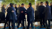 عزاء حما حمادة هلال.. محمد رياض يحتضنه ويواسيه