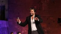 حفل مصطفى حجاج بمهرجان القلعلة 2025، يشهد حضور كثيف