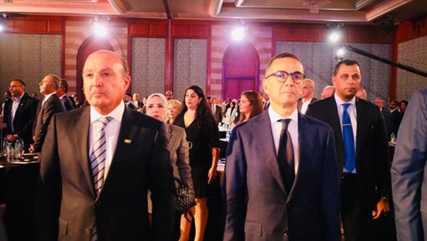 وزير الاستثمار والتجارة الخارجية خلال المؤتمر 