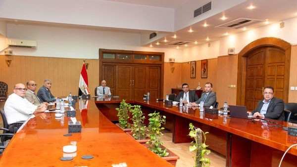 اجتماع وزارة الري بخصوص مشروع إحلال المنشآت المائية