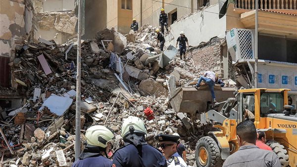 انهيار عقار بشبرا مصر 