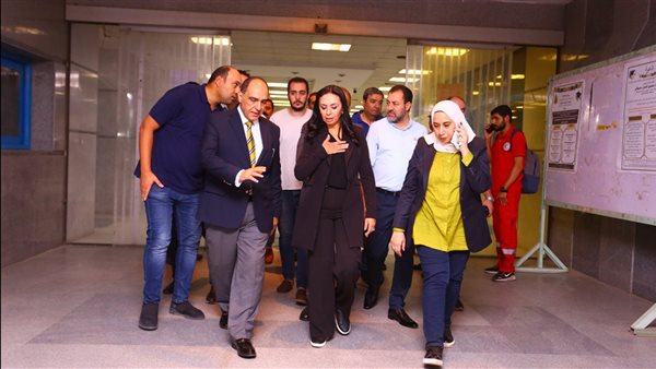 الدكتورة مايا مرسي وزيرة التضامن من داخل المستشفى