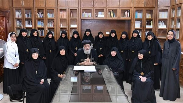 الراهبات الجدد رفقة  البابا تواضروس الثاني