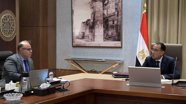  رئيس الوزراء ورئيس هيئة الرقابة المالية 
