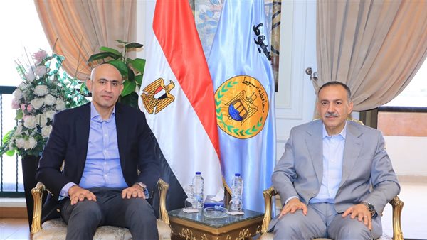 وزير التربية والتعليم ومحافظ أسيوط 