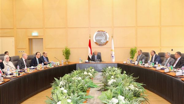 وزير النقل يعتمد خطة لزيادة أسطول شركة سوبر جيت لـ 350 أتوبي