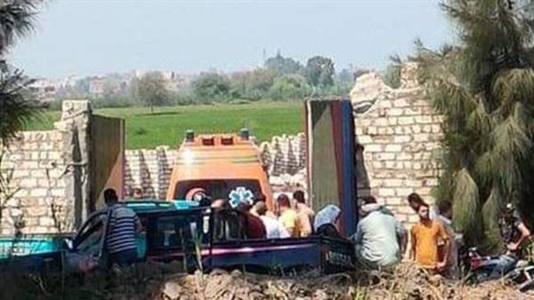 جثة ملقاة بالزراعات تثير الذعر بالصف