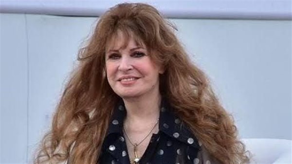 الفنانة نيللي