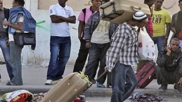 ترحيل الأجانب خارج البلاد