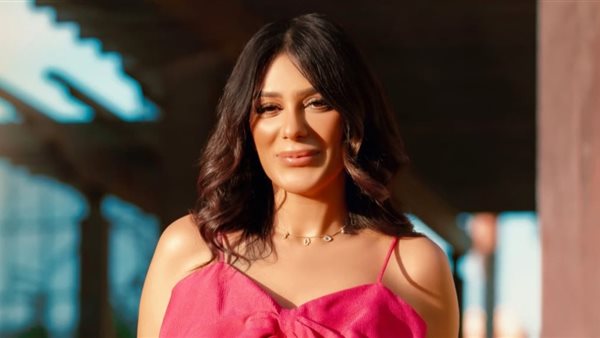 الفنانة إنجي المقدم 