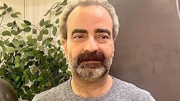 الفنان ياسر عزت 