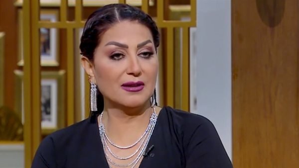 الفنانة وفاء عامر