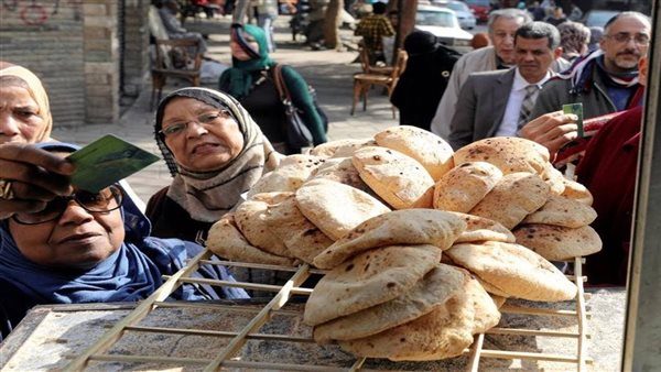 سعر الرغيف بعد رفع أسعار السولار والبنزين 