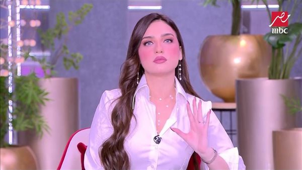 الإعلامية ياسمين عز 