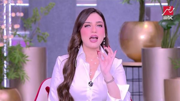 ياسمين عز: لو جوزك بيحب الكورة اوقفيله حارس مرمى في الصالة