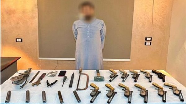 ضبط عاطل لحيازته أسلحة نارية وذخائر بمحافظة البحيرة 