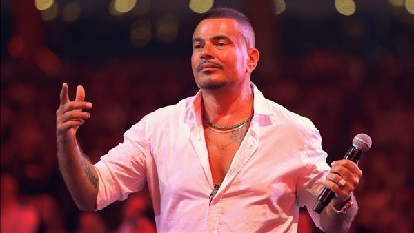 عمرو دياب يشعل حفلا غنائيا في دبي