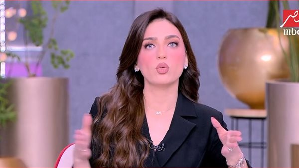 الإعلامية ياسمين عز