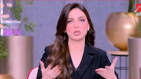 الإعلامية ياسمين عز
