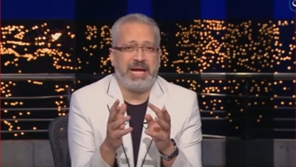 الإعلامي تامر أمين
