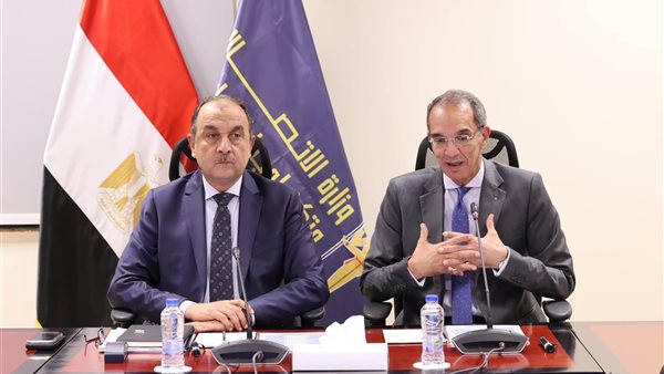  وزير الاتصالات - وزير قطاع الأعمال 