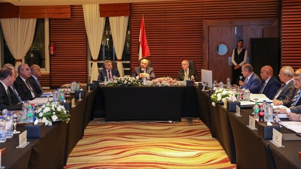 الفريق كامل الوزير وزير النقل والصناعة
