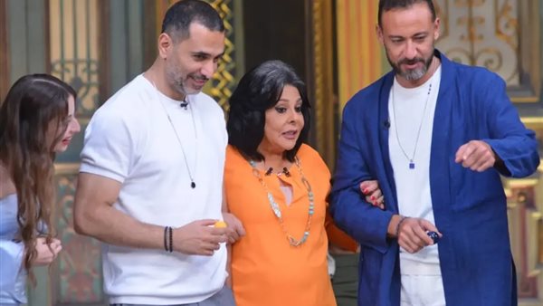 عابد عناني ونور محمود وجودي مسعود مع إسعاد يونس