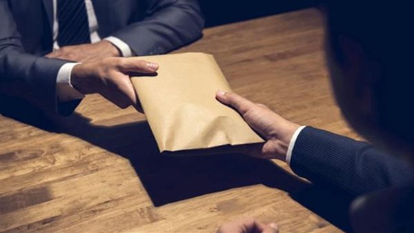 حكم دفع رشوة لقضاء مصلحة 