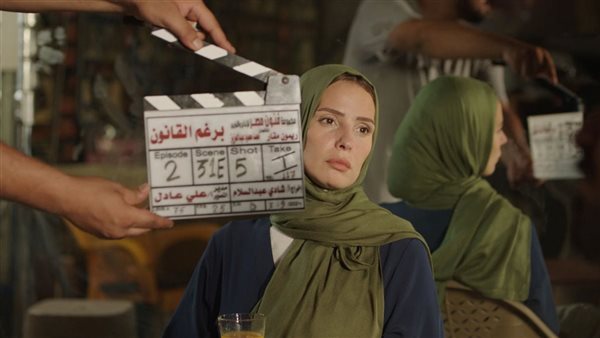 مسلسل برغم القانون الحلقة 21