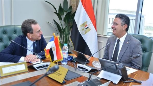 مناقشة التعاون بين مصر وفرنسا
