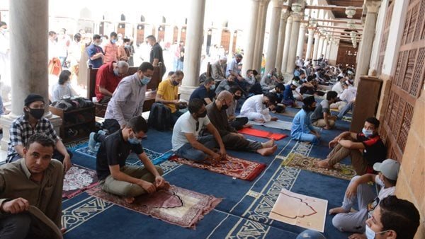 حكم صلاة سنة الجمعة القبلية