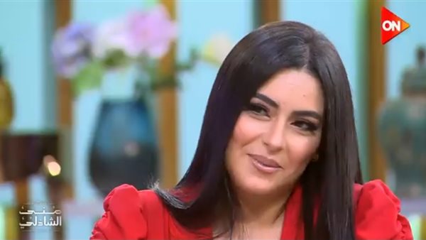 الفنانة نهى عابدين 