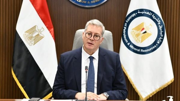  المهندس كريم بدوى وزير البترول