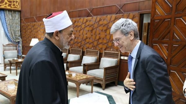 شيخ الازهر بصحبة ، جيفري ساكس الأستاذ بجامعة كولومبيا