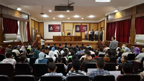 محافظ كفرالشيخ يكرم 60 طالبا