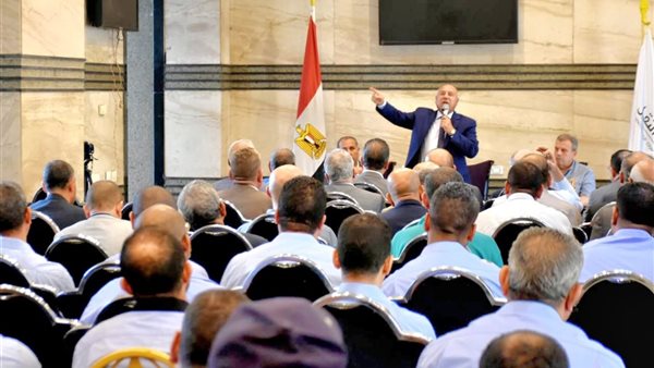الفريق مهندس كامل الوزير خلال اجتماع اليوم
