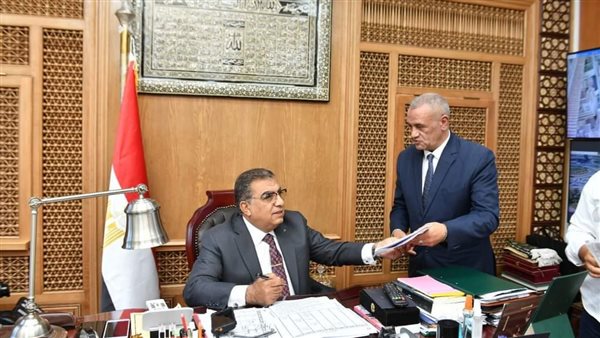 محافظ الدقهلية يعتمد قرار ترقية 26 ألف معلم وأخصائي 