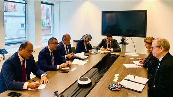 اجتماع وزير الاستثمار مع مسؤولي الغرف التجارية الأوروبية
