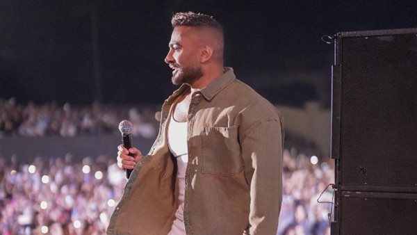 حالات إغماء وتدافع وشاب محمول على الأكتاف في حفل نجم الجيل