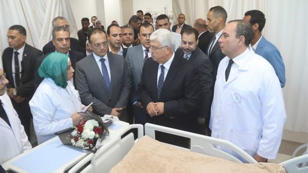 وزير التعليم العالي يزور مصابي حادث جامعة الجلالة 