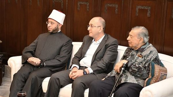 وزير الأوقاف يصل إندونيسيا لحضور حفل تنصيب الرئيس الإندونيسي